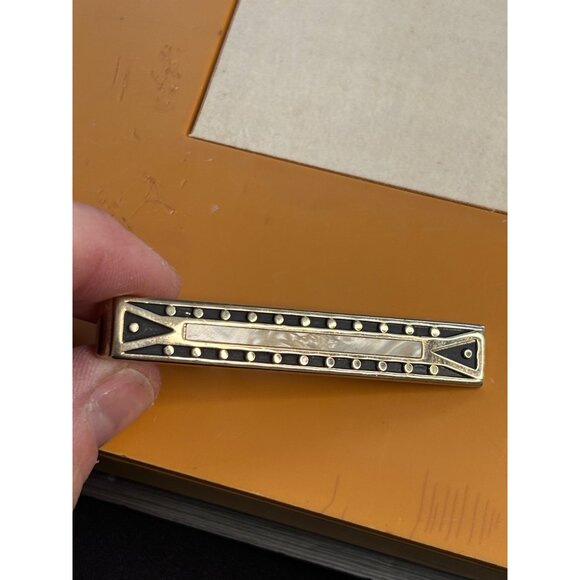 Vintage Mens Tie Clips Lot Of 7 Mixed Designs Sword Gun Harmonica Gold & Silver - Picture 14 of 16